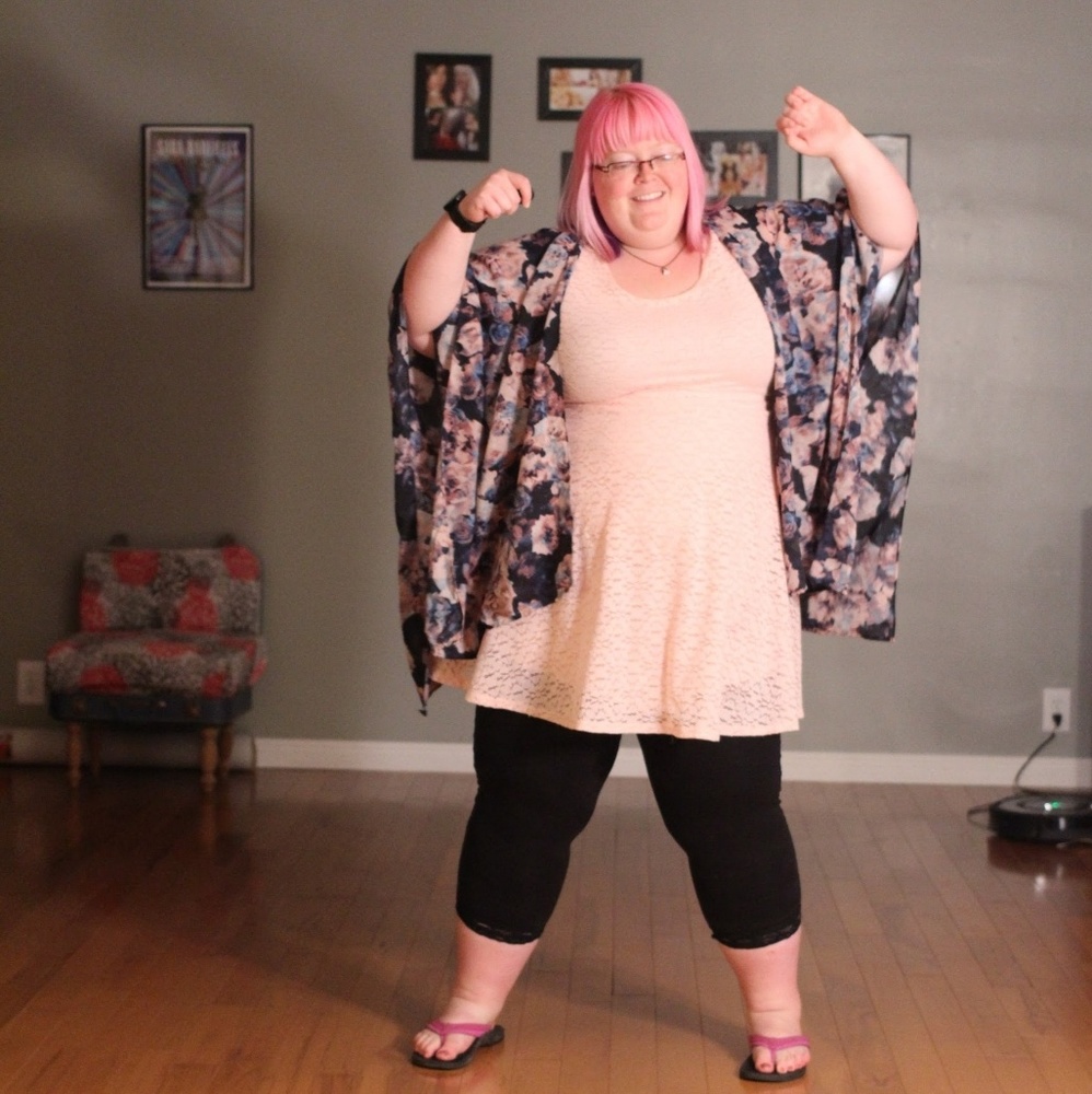 Pink lace skater dress - Picture 3 of 3